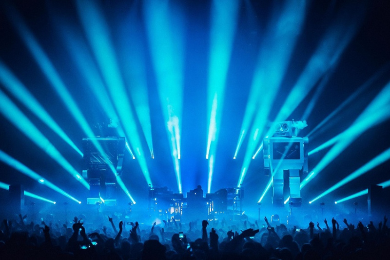 3 the chemical brothers by luke dyson img 1182