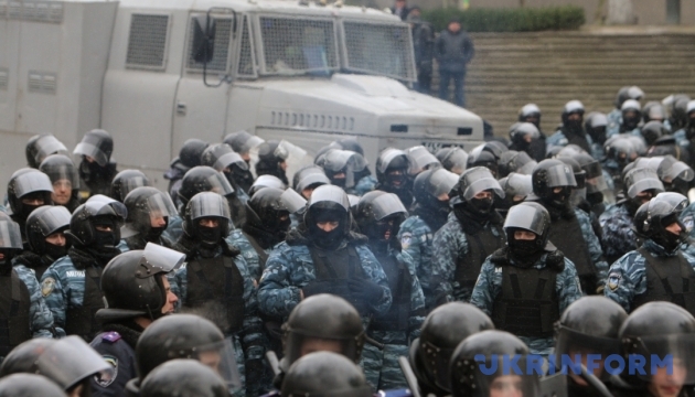 630 360 1445008667-3724-spetspodrazdelenie-berkut-na-ulitse-grushevskogo